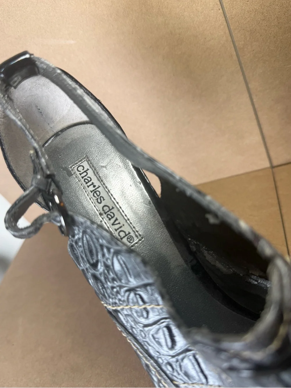Charles David Vintage Crocodile Embossed Leather Black Gray Heels Size 9